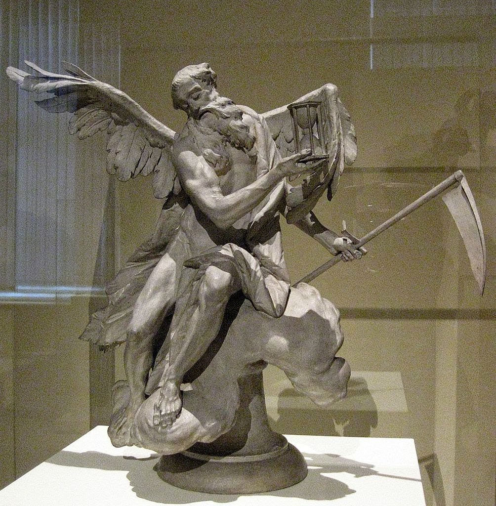 Sculpture baroque de Chronos ailé tenant épée et sablier